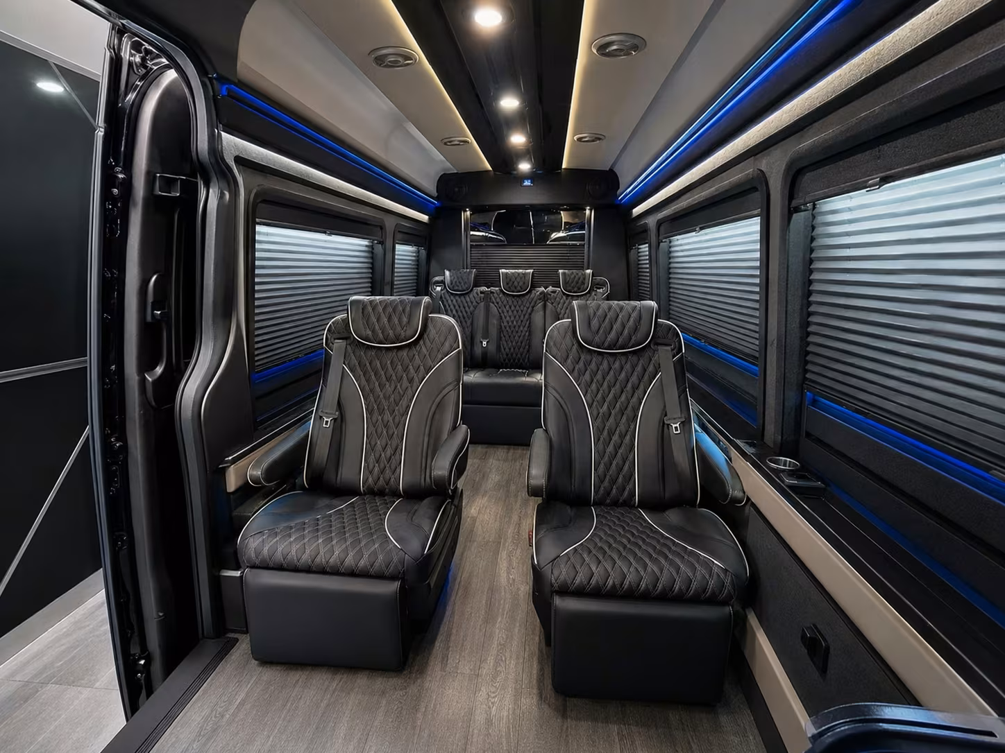 multi airport bus rentals for redwood city businesses