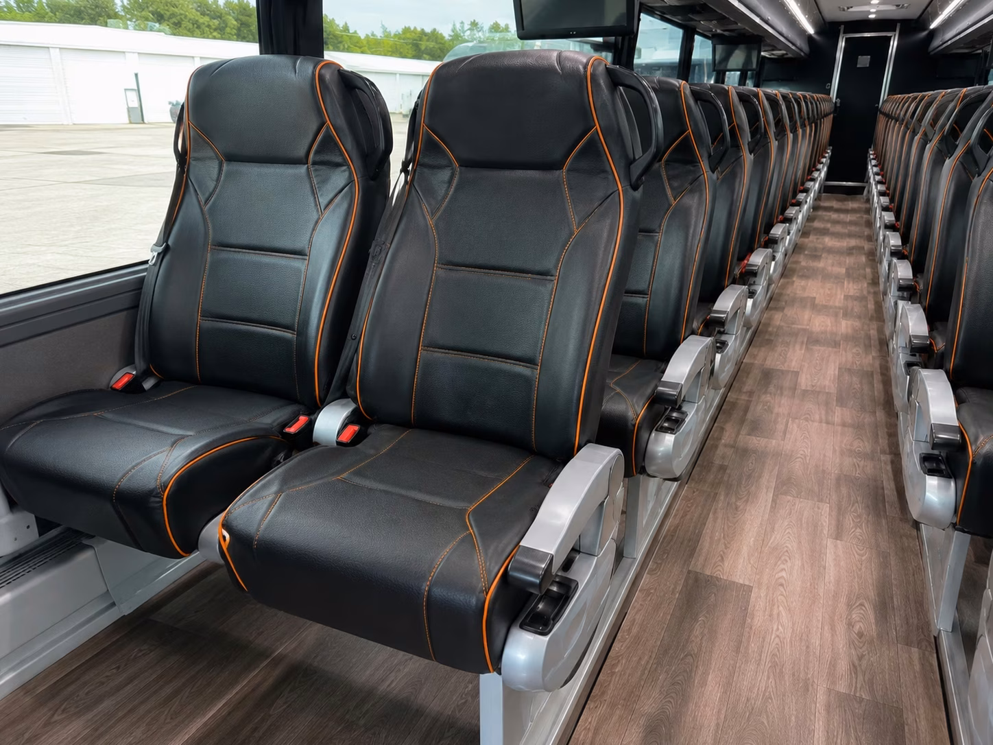 redwood city shuttle buses to oracle park for giants games